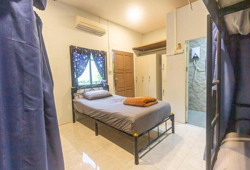 Общежитие The Travelers Friend En Suite Dorm Room Ac