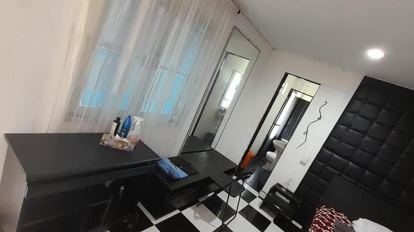 Bed and Breakfast Bodyzone