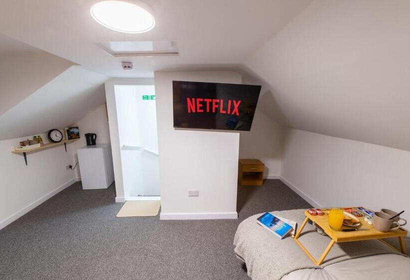 Bed and Breakfast Luxurious Double Rooms With Private Bath And Free Breakfast, Wi Fi