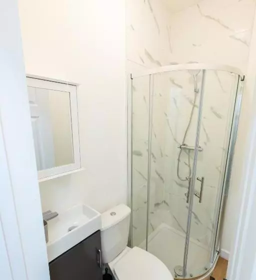 Aamiaismajoitus (B&B) Luxurious Double Rooms With Private Bath And Free Breakfast, Wi Fi