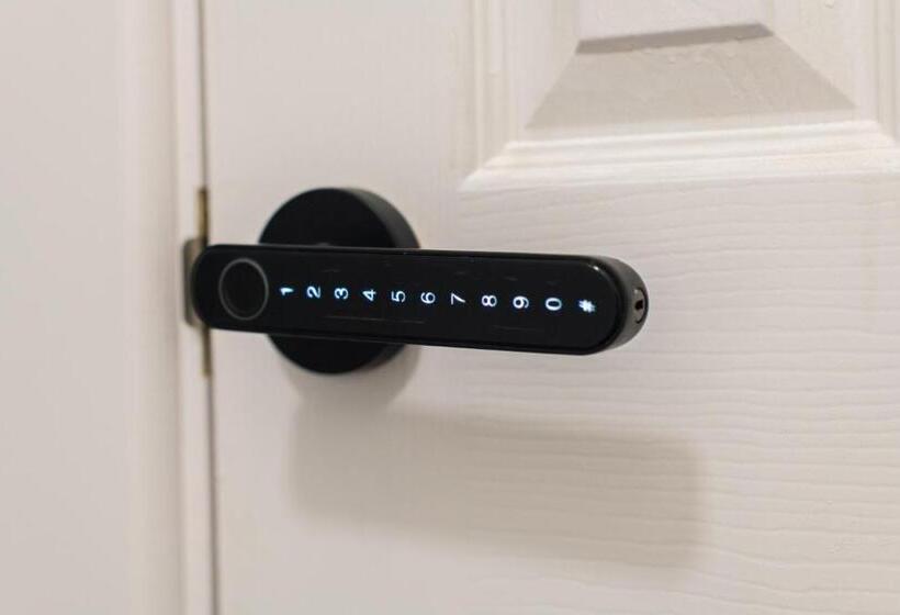 Bed and Breakfast Luxurious Double Rooms With Private Bath And Free Breakfast, Wi Fi