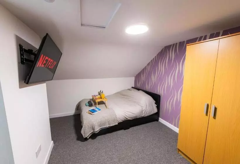 Aamiaismajoitus (B&B) Luxurious Double Rooms With Private Bath And Free Breakfast, Wi Fi