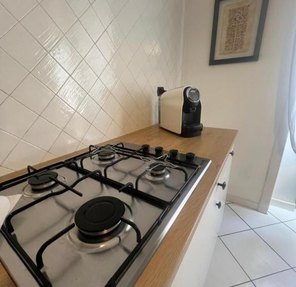 تختخواب و صبحانه Suite 84 Holiday Home