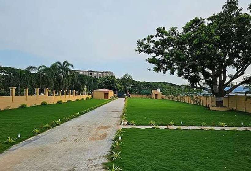 Fabhotel Ekamra Greens By Y Hotels