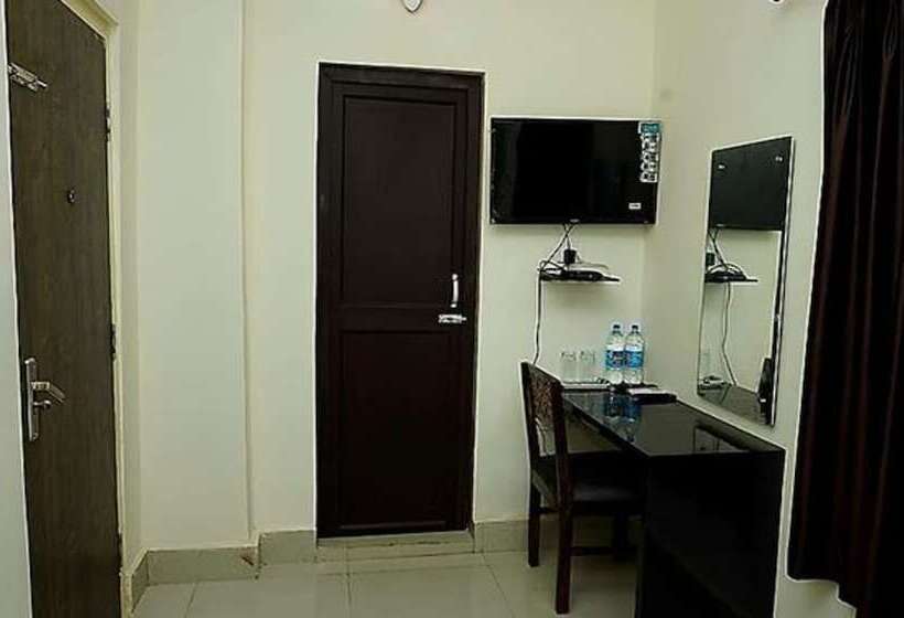 Fabhotel Ekamra Greens By Y Hotels