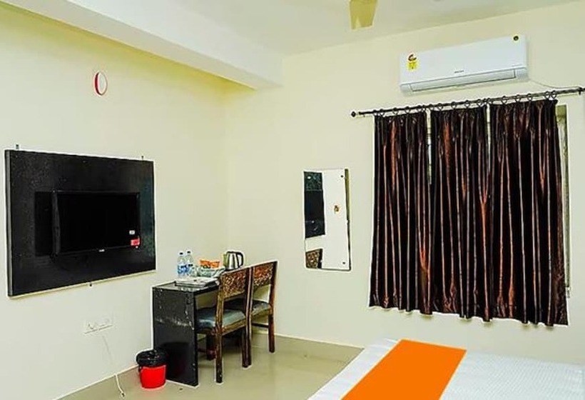 Fabhotel Ekamra Greens By Y Hotels