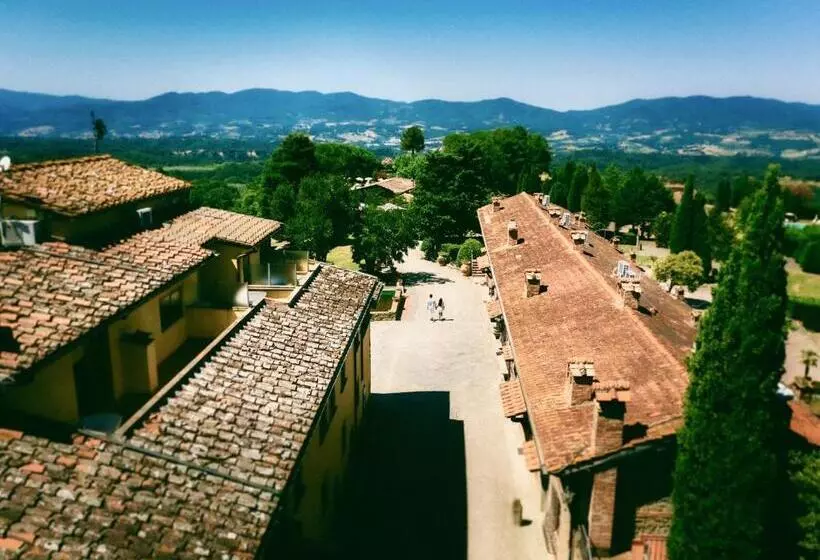 Farmhouse With Swimming Pool Surrounded By Greenery In San Donato Fronzano, Apartments With Air Cond
