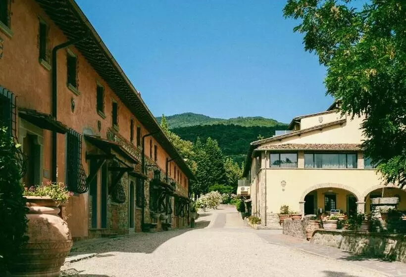Farmhouse With Swimming Pool Surrounded By Greenery In San Donato Fronzano, Apartments With Air Cond