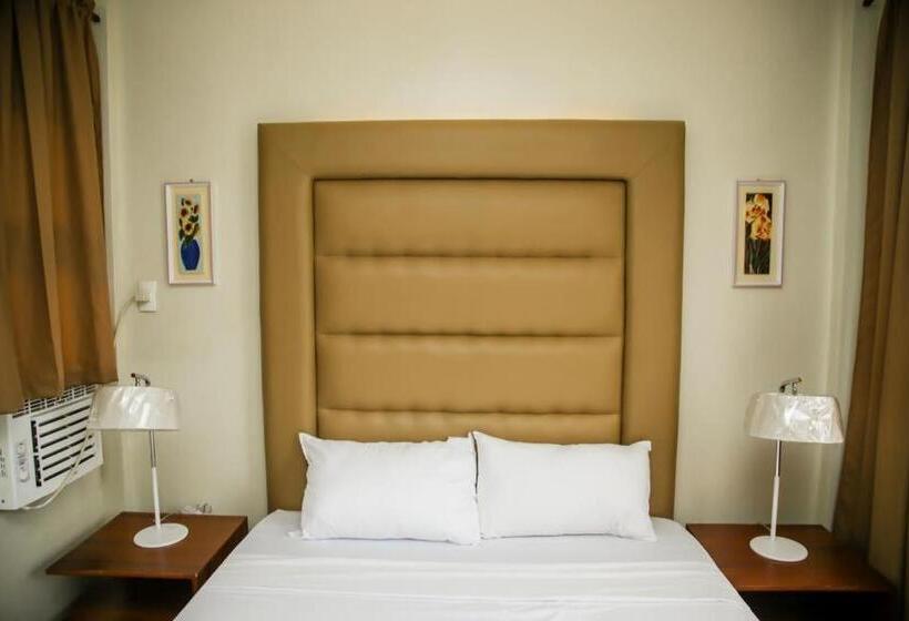 فندق Reddoorz At Alejandro S Suites & Venue