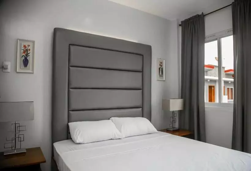 Hotelli Reddoorz At Alejandro S Suites & Venue