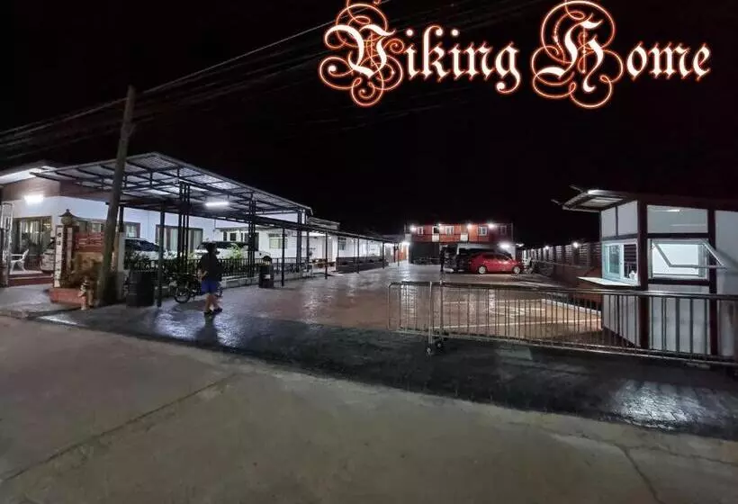 ホテル Baan Sabaijai Viking Home
