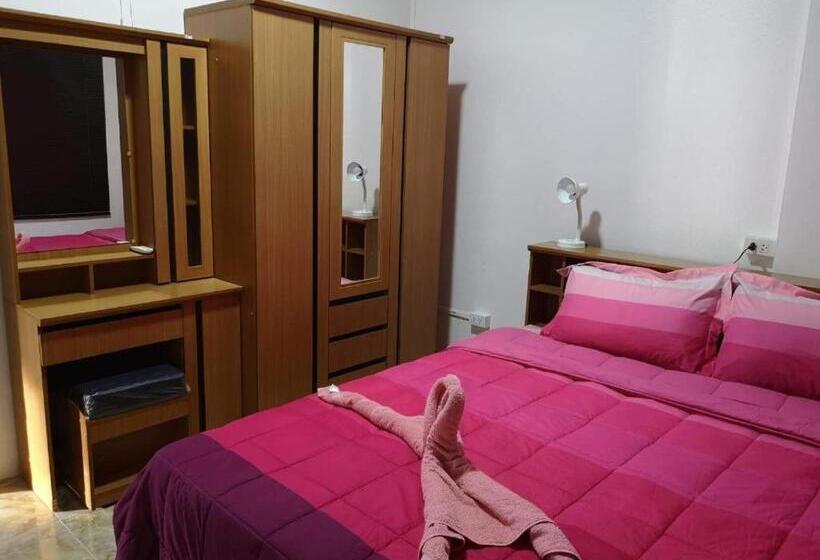 Hotel Baan Sabaijai Viking Home