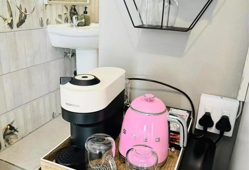 Hotelli C Est La Vie Boutique