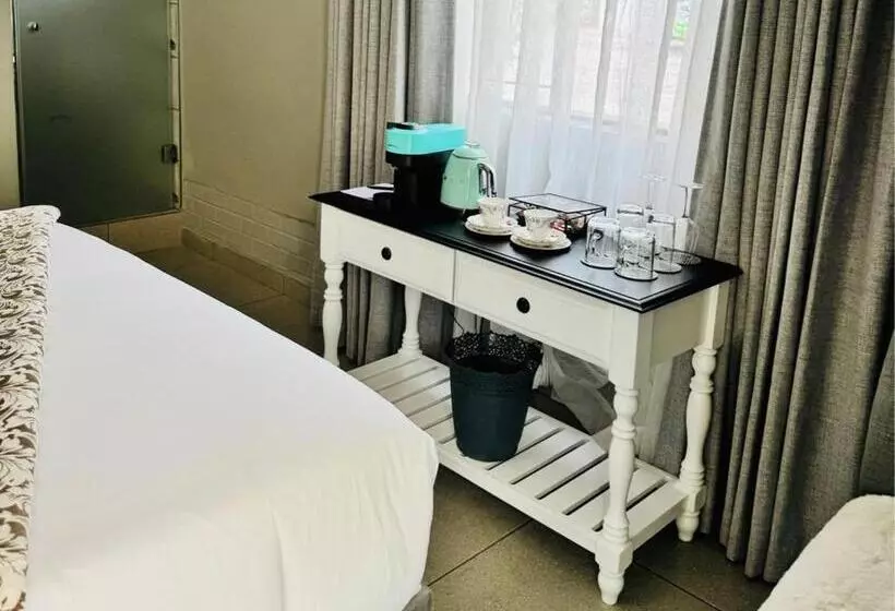 Hotelli C Est La Vie Boutique