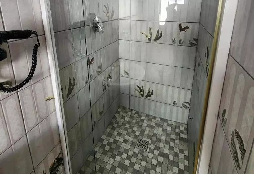 Hotelli C Est La Vie Boutique