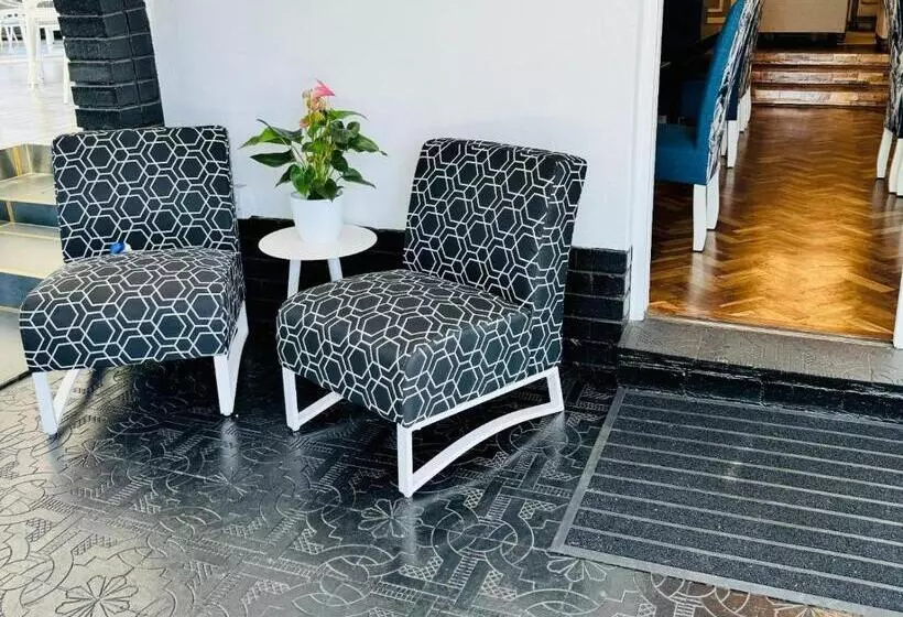 Hotelli C Est La Vie Boutique