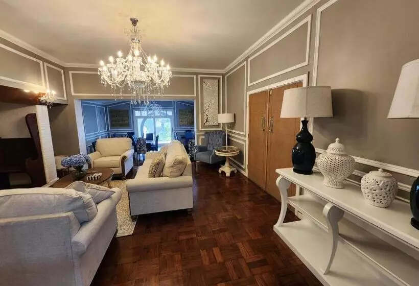 Hotelli C Est La Vie Boutique