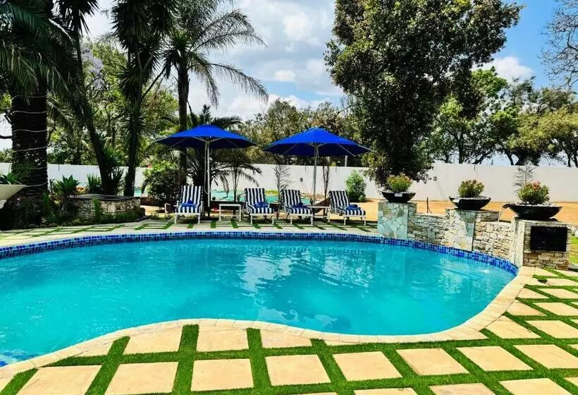 Hotelli C Est La Vie Boutique