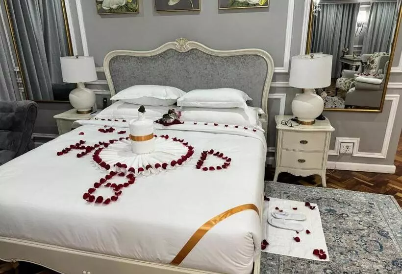 Hotelli C Est La Vie Boutique