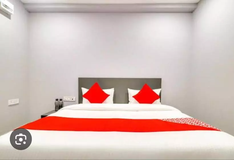 Hotelli Dream Stay Near Anand Vihar