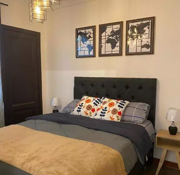 هتل Hostal El Raco