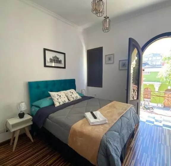 هتل Hostal El Raco