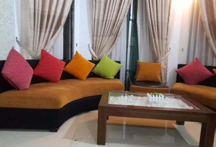 ホテル La Villa Katunayake