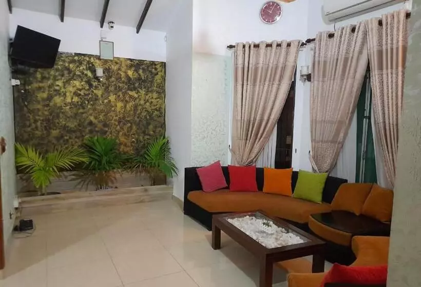 ホテル La Villa Katunayake