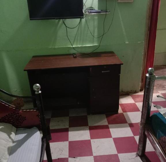 هتل Meenakshi Lodge