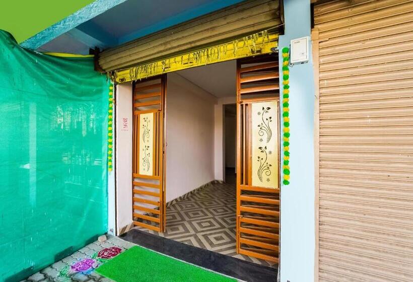 ホテル Oyo Anand Lodging & Restaurant