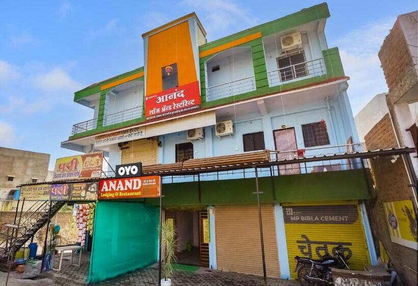 ホテル Oyo Anand Lodging & Restaurant