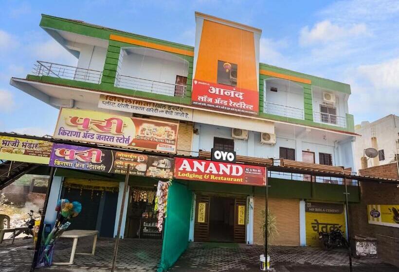 ホテル Oyo Anand Lodging & Restaurant