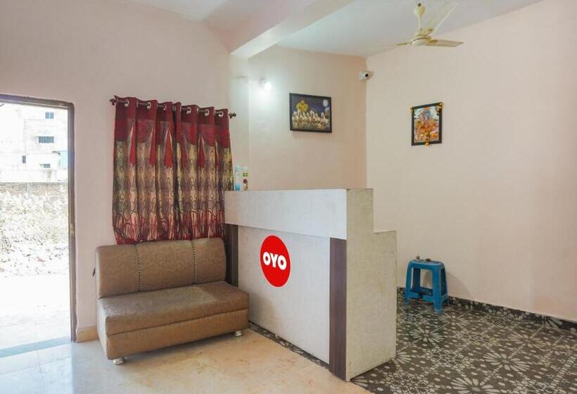 ホテル Oyo Anand Lodging & Restaurant