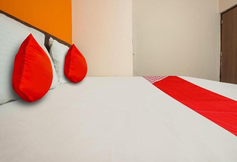 ホテル Oyo Anand Lodging & Restaurant