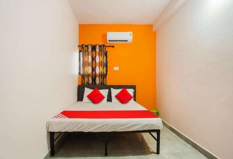 ホテル Oyo Anand Lodging & Restaurant