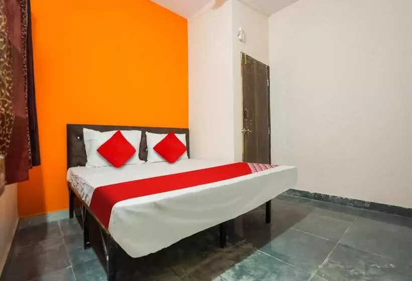 ホテル Oyo Anand Lodging & Restaurant