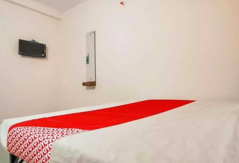 ホテル Oyo Anand Lodging & Restaurant
