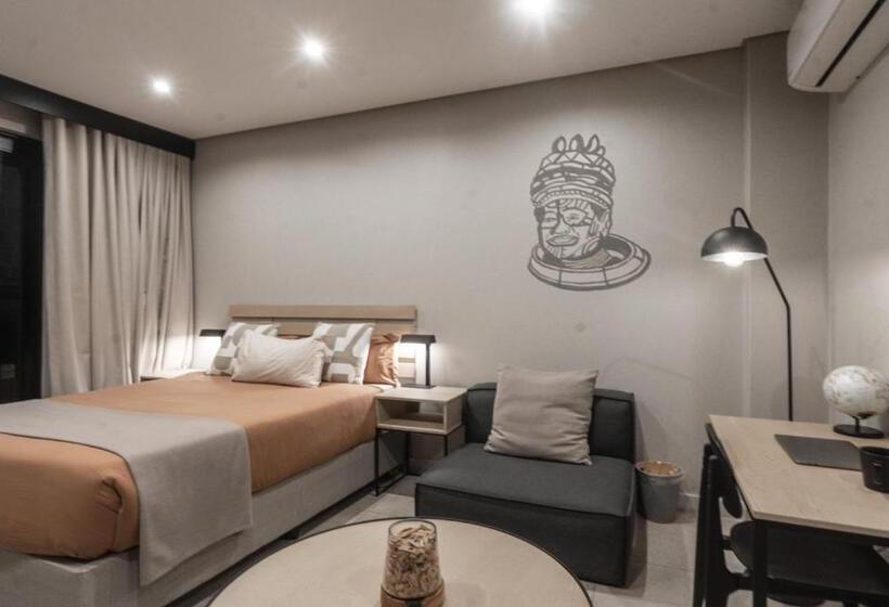 Отель Sandton Studio Luxury, Comfort & Unique Stay