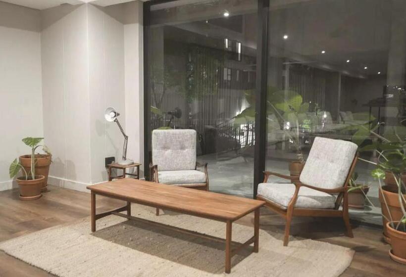 Отель Sandton Studio Luxury, Comfort & Unique Stay