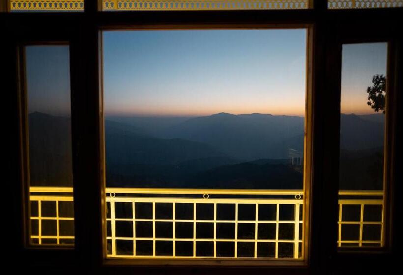 Hotel Stay On The Clouds