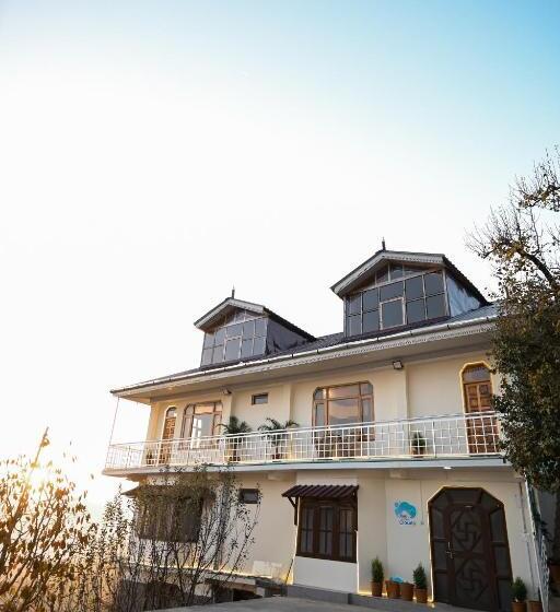 Hotel Stay On The Clouds