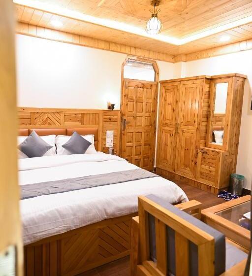 Hotel Stay On The Clouds