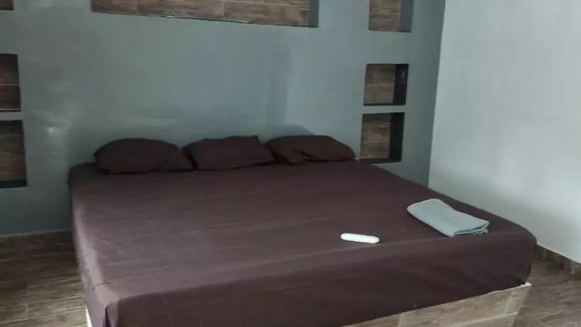 ホテル Suites Las Flores