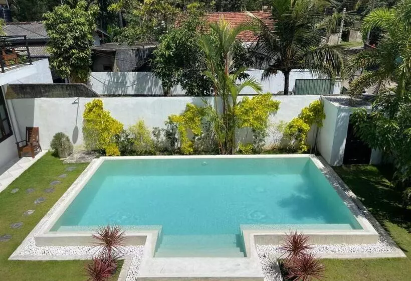 Hotelli Villa Emmanuel