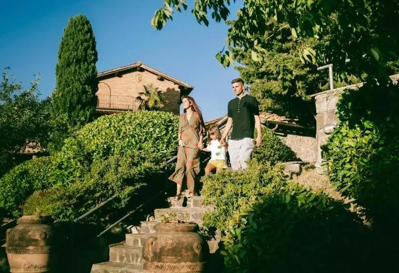 Isa Residence With Swimming Pool Surrounded By Tuscan Nature In San Donato Fronzano, Apartments With