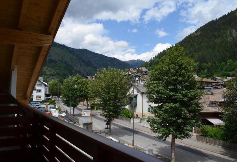 膳宿费 Aria Alpina Guest House Affittacamere