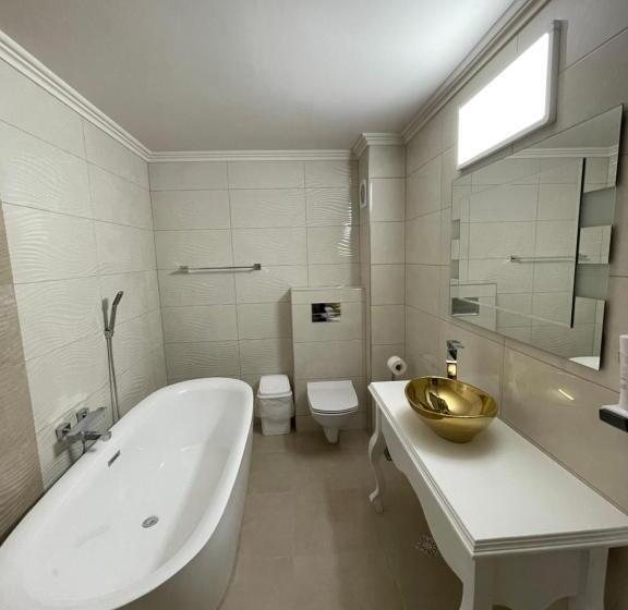 پانسیون Conacul Peștera Urșilor