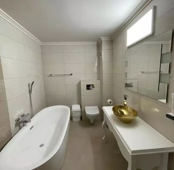 Majatalo Conacul Peștera Urșilor