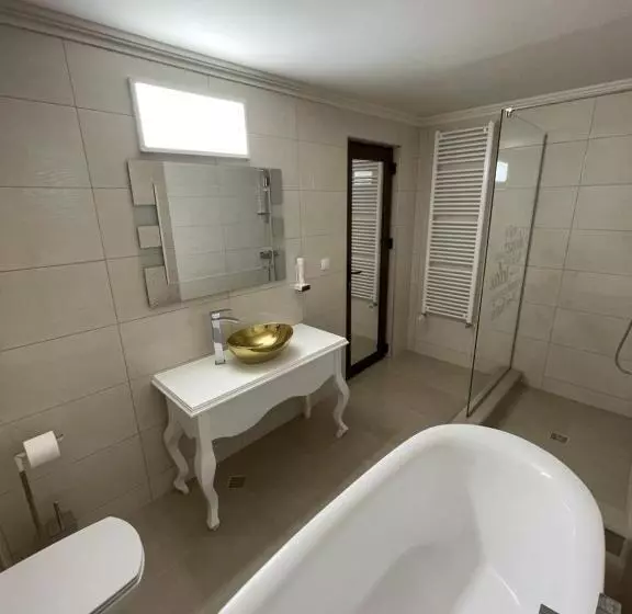 Majatalo Conacul Peștera Urșilor