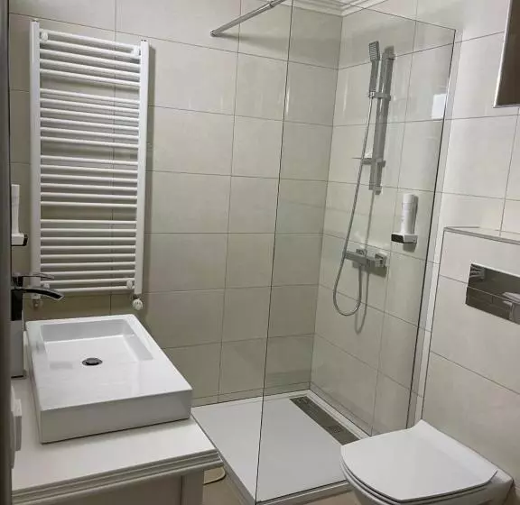 Majatalo Conacul Peștera Urșilor